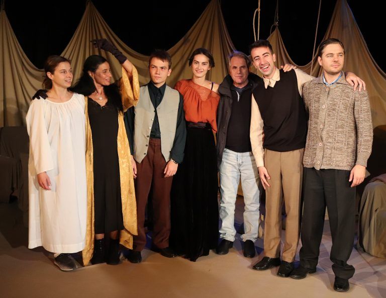 Класиката „На изток от рая“  оживява на търновска сцена