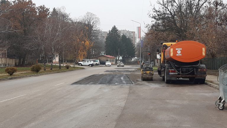 Свищов | Авариен ремонт на част от път II-52 предприе община Свищов