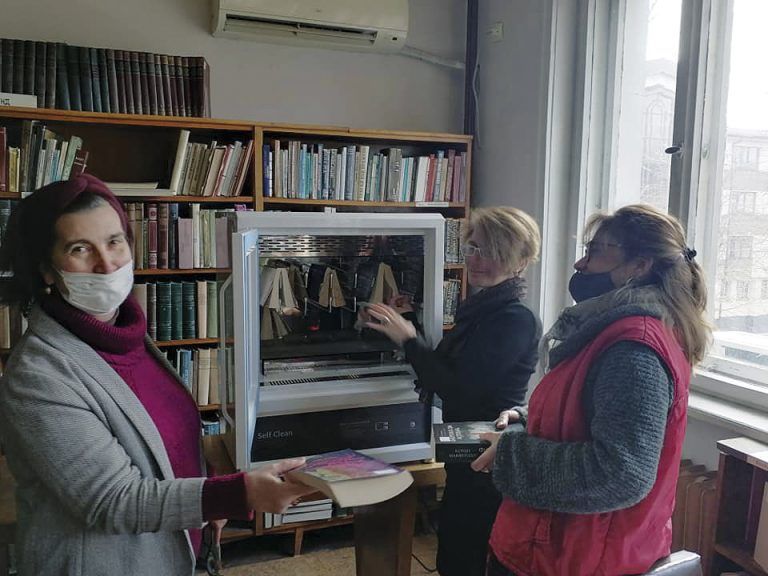 Горна Оряховица | Стерилизатор за книги получи  библиотеката в Горна Оряховица