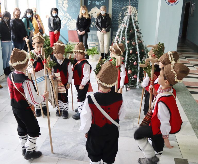 Коледарчета наричаха за берекет в Община Лясковец