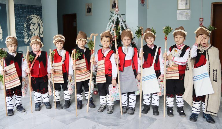 Коледарчета наричаха за берекет в Община Лясковец