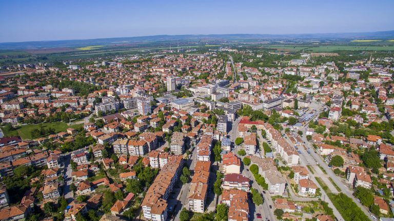 Горна Оряховица | Деца и родители засадиха дръвчета в Горна Оряховица