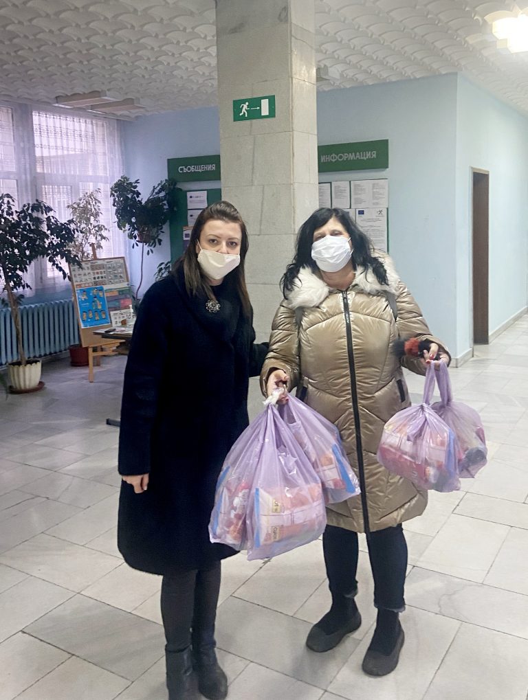 Горещи новини | В Лясковец млади червенокръстци реализираха дарителска кампания