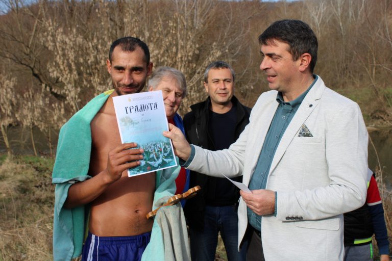 Стражица | Орлин Горанов се пребори за кръста в река Лефеджа