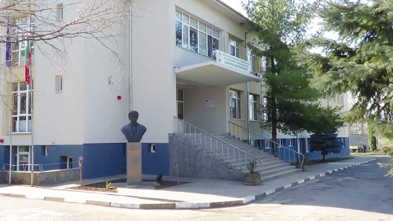 Професионалната гимназия “Цанко Церковски” от Павликени спечели конкурс на Фондация “Кроношпан”