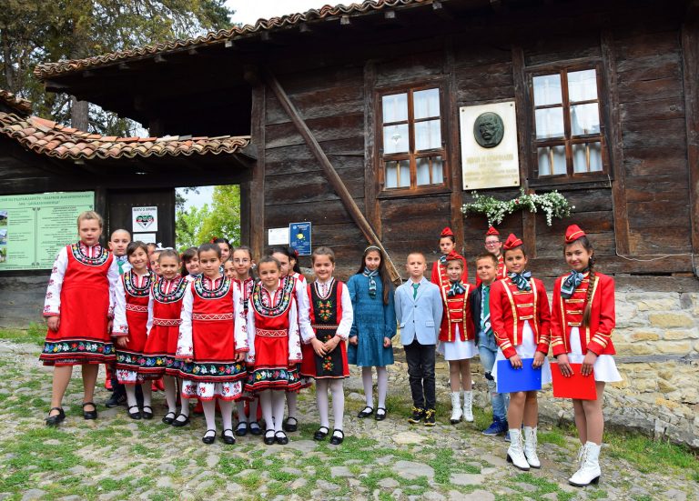 11 май – празник на Средното училище „Иван Н. Момчилов“ в Елена