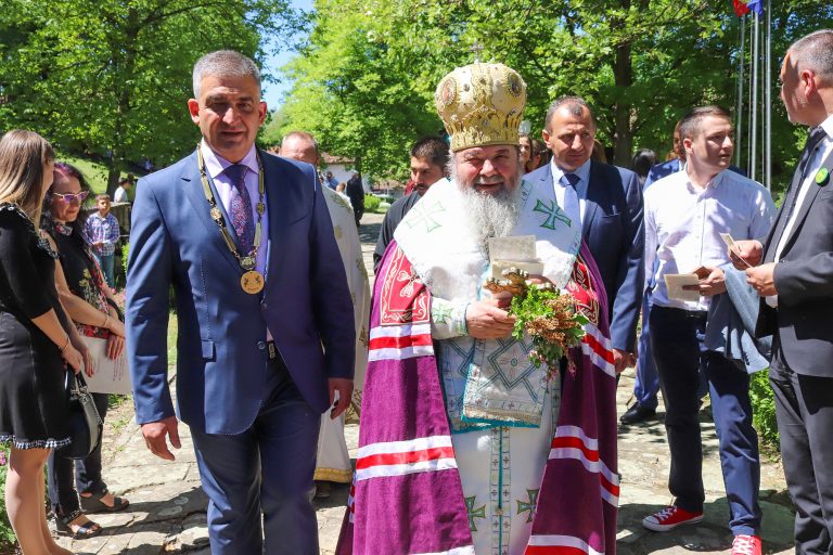 Елена отбеляза тържествено празника на града