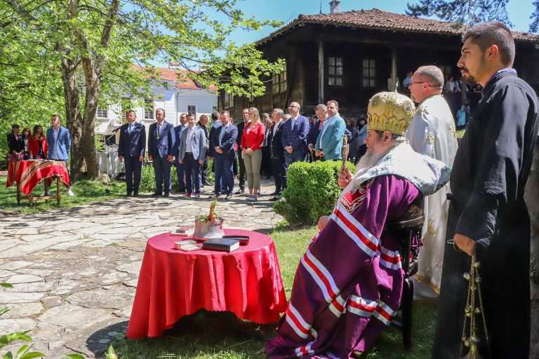 Елена отбеляза тържествено празника на града