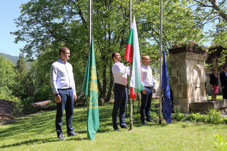 Елена отбеляза тържествено празника на града