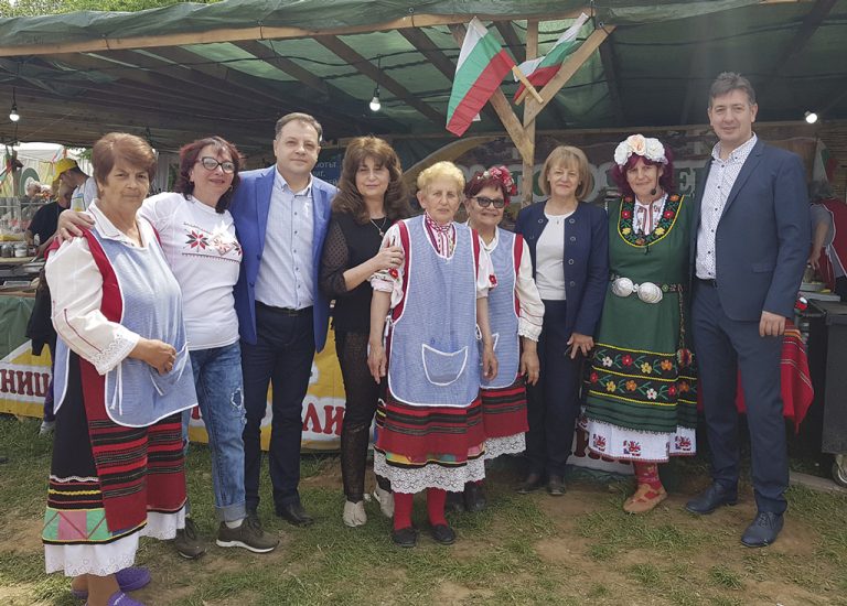 Лясковец | Българска и румънска кухня  си дадоха среща в Лясковец