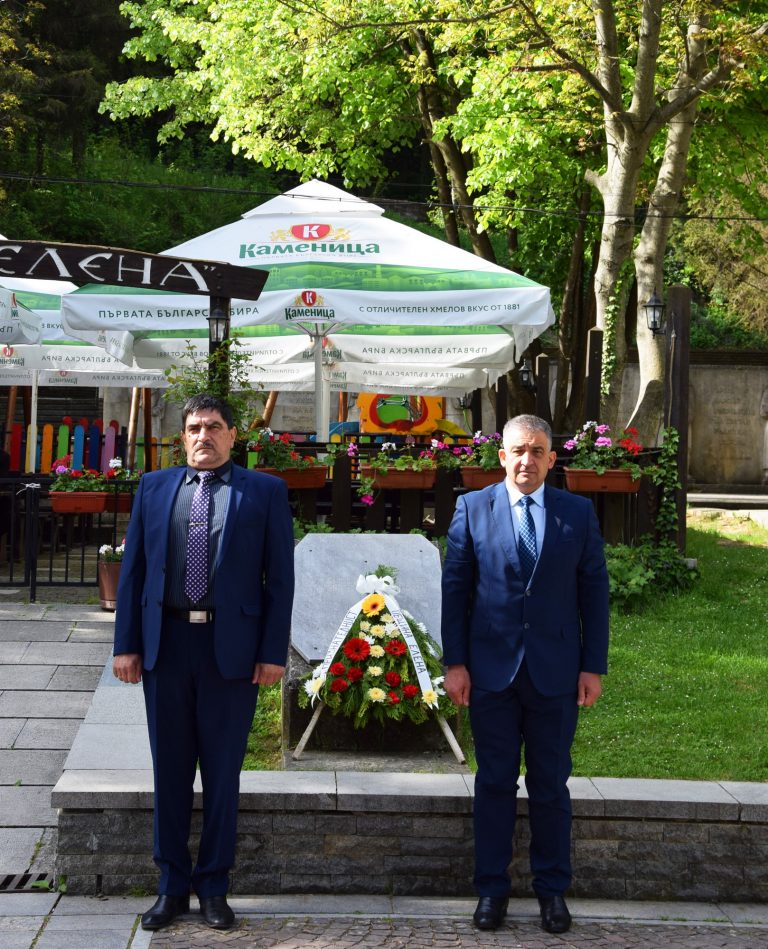 В Елена тържествено отбелязаха 9 май