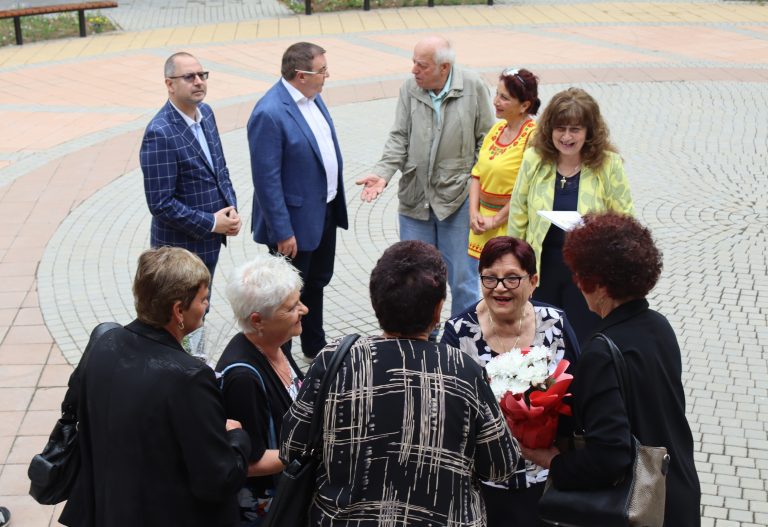 Козаревската певческа група отпразнува четвърт век с голямо тържество