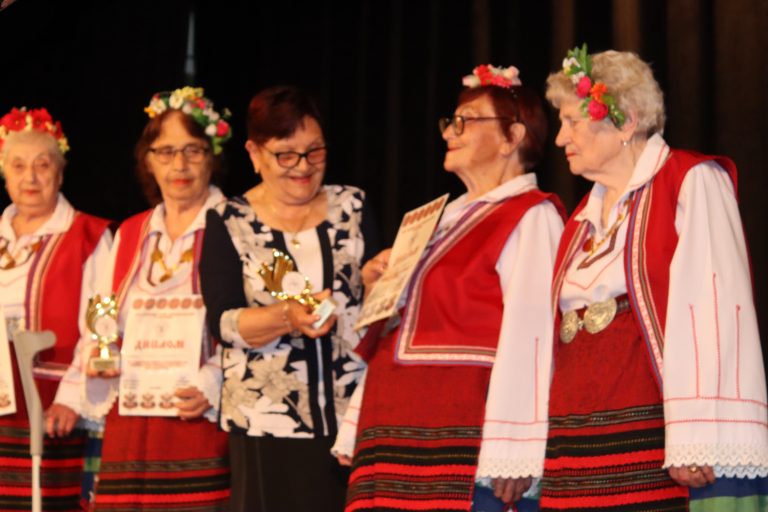 Козаревската певческа група отпразнува четвърт век с голямо тържество