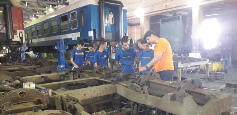 „Пробно стажуване“ проведоха учениците от ПГ по ЖПТ „Н. Й. Вапцаров“