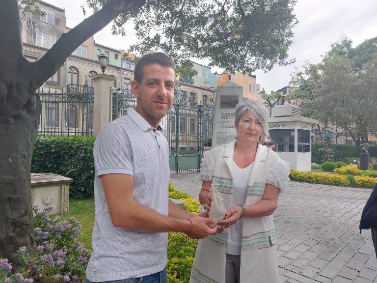 Делегация от Елена се поклони на гроба на Иларион Макариополски в Истанбул