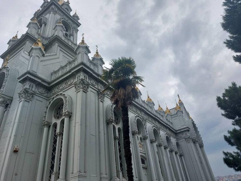 Делегация от Елена се поклони на гроба на Иларион Макариополски в Истанбул