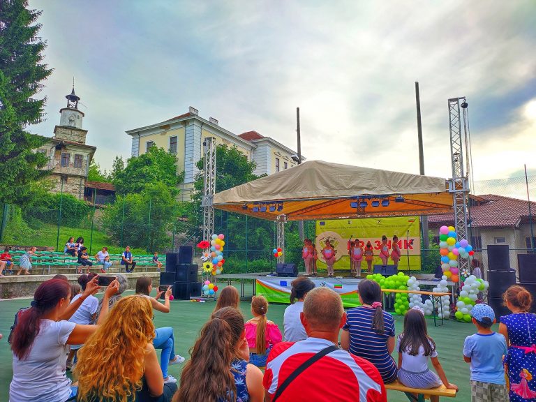 Трети празник на сдружение „МИГ ОБЩИНИ ЕЛЕНА И ЗЛАТАРИЦА ”