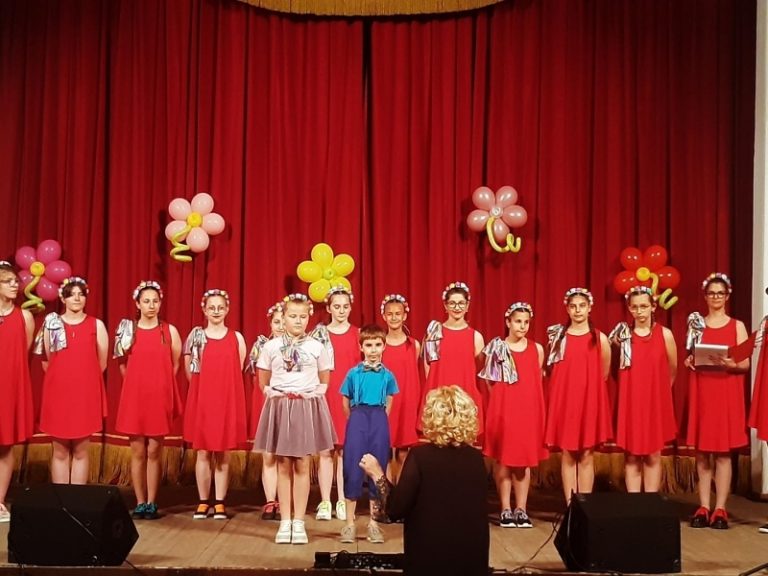 Свищов | Първо българско читалище подари празничен концерт на свищовските деца за 1 юни