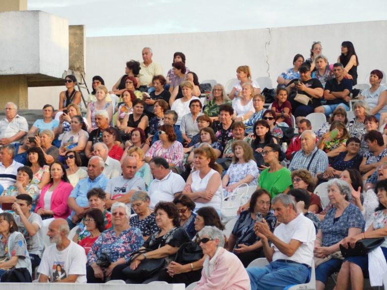 Павликени празнува рождения си ден с Михаил Белчев и приятели