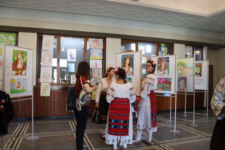 Български и румънски фолклорни изпълнители си дадоха среща в Лясковец