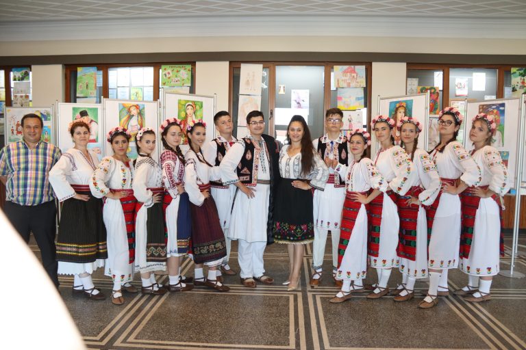 Български и румънски фолклорни изпълнители си дадоха среща в Лясковец