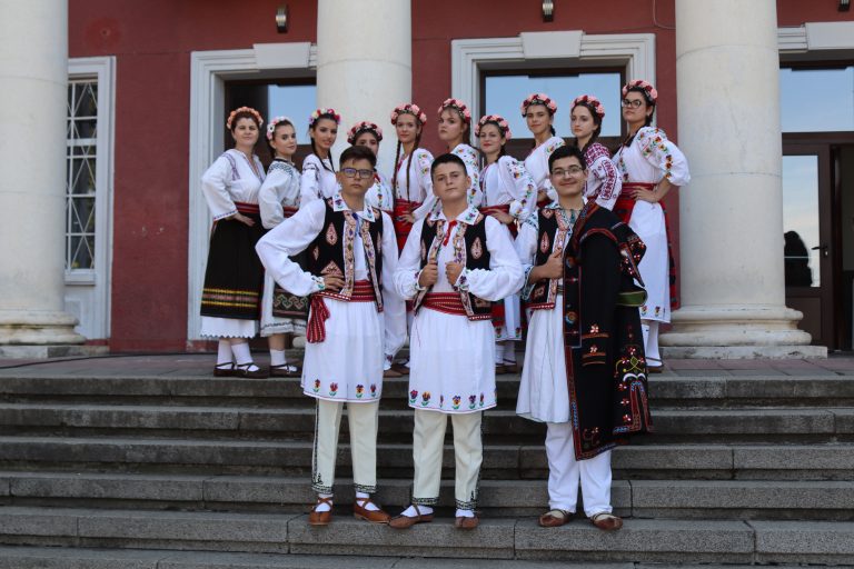 Български и румънски фолклорни изпълнители си дадоха среща в Лясковец