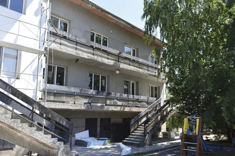 Стражица | Напредва ремонтът на  ДГ “Сава Цонев” в Стражица