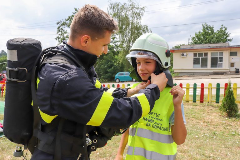 Стартираха кампанията „Пази детето на  пътя“ и академията за спорт в Балван