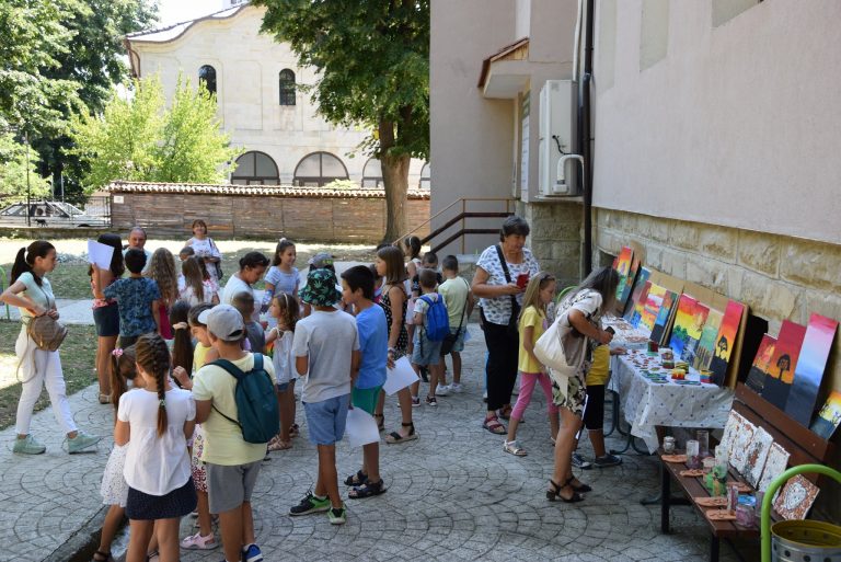 ЗАКРИВАНЕ НА ЛЯТНОТО УЧИЛИЩЕ ЗА ОТДИХ, ИЗКУСТВА И СПОРТ В ГРАД ЕЛЕНА