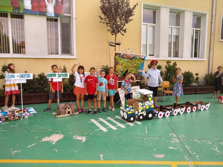 Горна Оряховица | Ученици от Горна Оряховица опознаха България  през прозореца на вагона