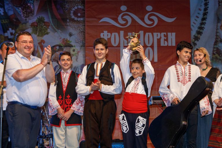 Международният фестивал в Царевец донесе високи отличия на певци и инструменталисти от Лясковска община