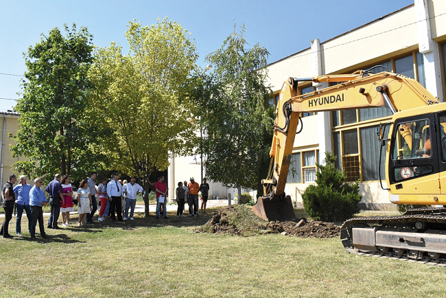 Горна Оряховица | С 1,1 млн. лв. правят футболно  игрище в Горна Оряховица