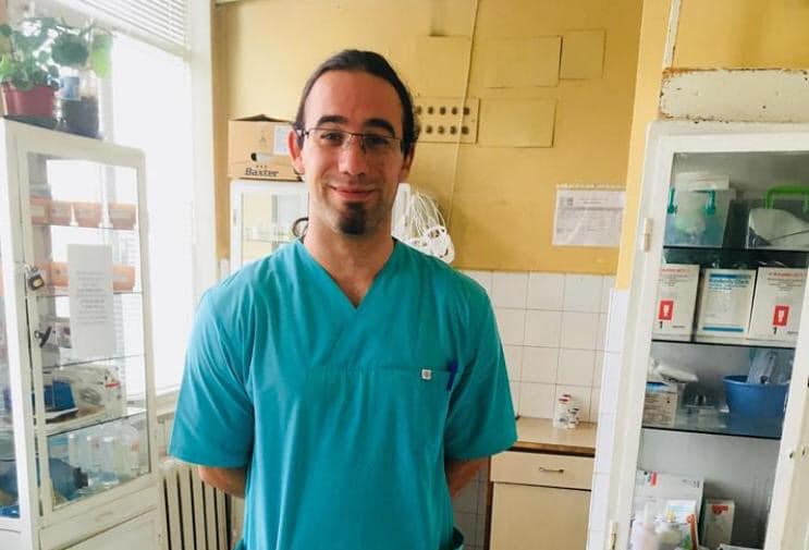 Здраве | Успешно направи вертебропластики в МОБАЛ “Д-р Стефан Черкезов” екипът на д-р Николай Мойнов