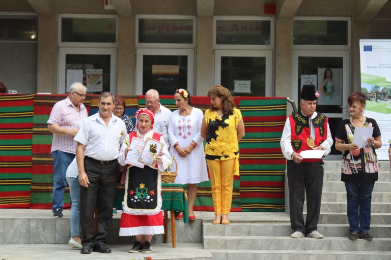 Десето юбилейно издание на фолклорно-кулинарния празник „Ден на кокошата чорба“ се проведе в Козаревец