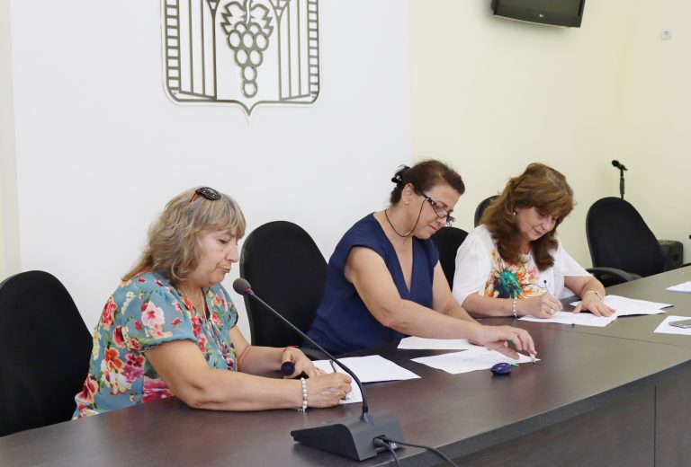 Кметът на Лясковец подписа договори за финансиране на пет проекта от Фонд за подкрепа на местни инициативи