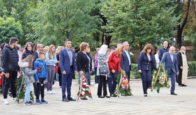 Лясковчани се включиха в ритуалното честване по повод 114 години от обявяване Независимостта на България