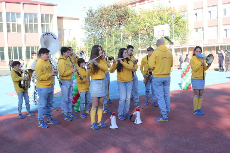 С празнично тържество СУ „Г. Измирлиев“ стартира национална програма на МОН