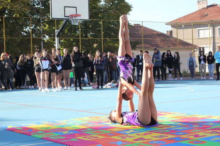 С празнично тържество СУ „Г. Измирлиев“ стартира национална програма на МОН