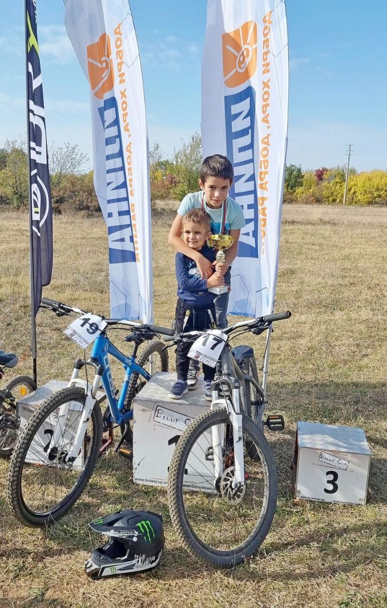 В Лясковец 62-ма млади състезатели се включиха във второто съревнование по колоездене MTB School