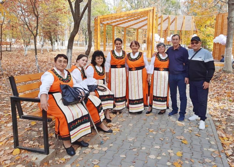 Самодейни състави от община Лясковец се представиха блестящо в есенен фестивал в Румъния