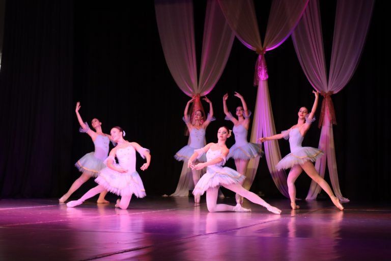 Седем балетни колектива радваха публиката в Лясковец по време на XIV-тия „Празник на балета“