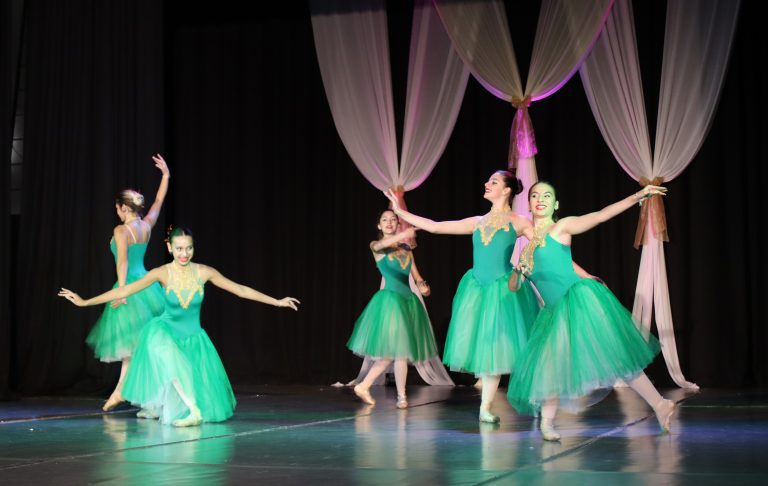Седем балетни колектива радваха публиката в Лясковец по време на XIV-тия „Празник на балета“