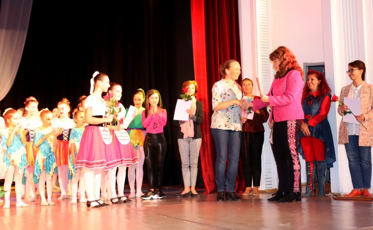 Седем балетни колектива радваха публиката в Лясковец по време на XIV-тия „Празник на балета“