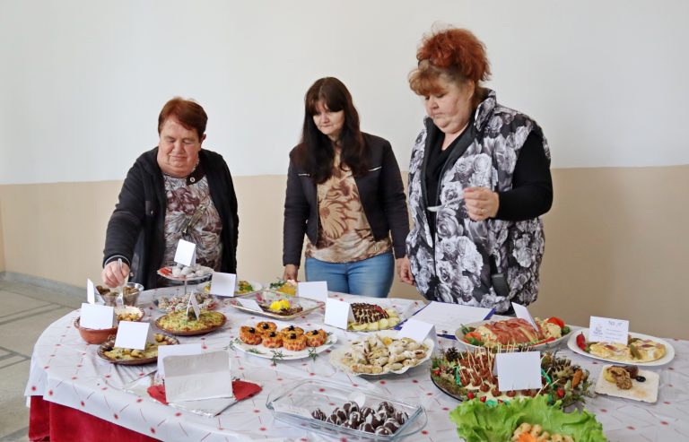 Кулинарно-фолклорният празник на картофа в Добри дял се проведе за шести път