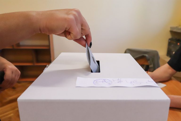Горещи новини | Окончателно: ГЕРБ печелят в областта с 25,10 %, ПП са втори с 18,84 %