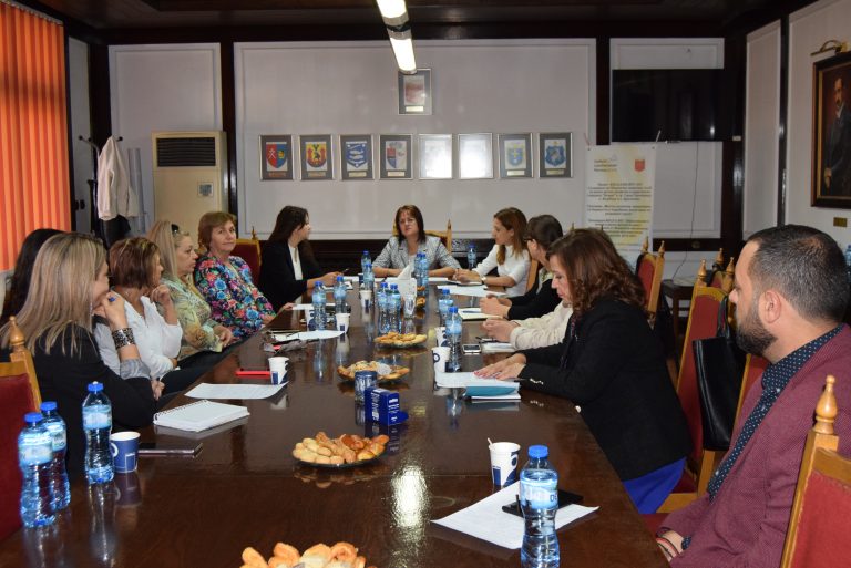 Горна Оряховица | Г. Оряховица бе домакин на среща по програма  за намаляване на бедността сред уязвимите групи