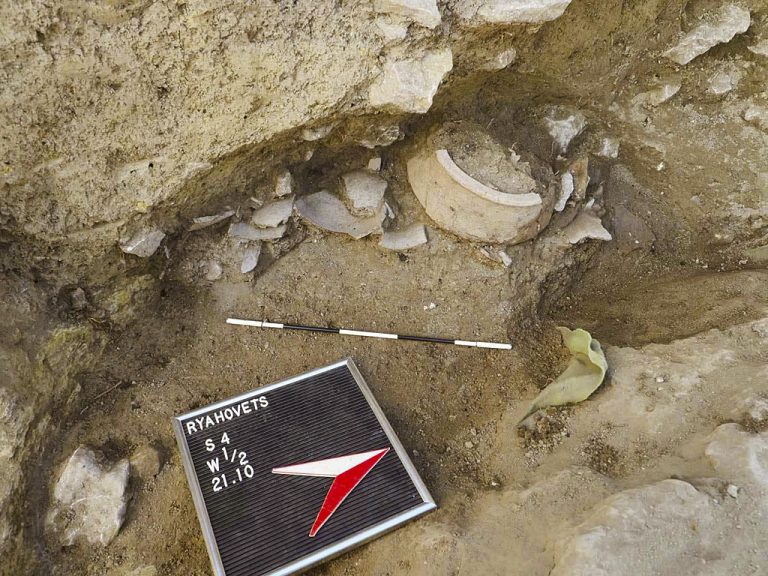 Горещи новини | Готварски котел на печенеги откриха в крепостта “Ряховец”