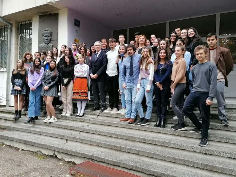 Общество | Съветник от Посолството на Испания у нас  посети ПЕГ „Проф. д-р Асен Златаров“