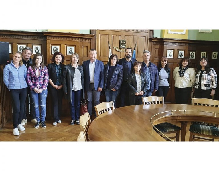 Общество | Павликенският кмет беше избран  за зам.-председател на Сдружението на  общинските приюти за бездомни животни