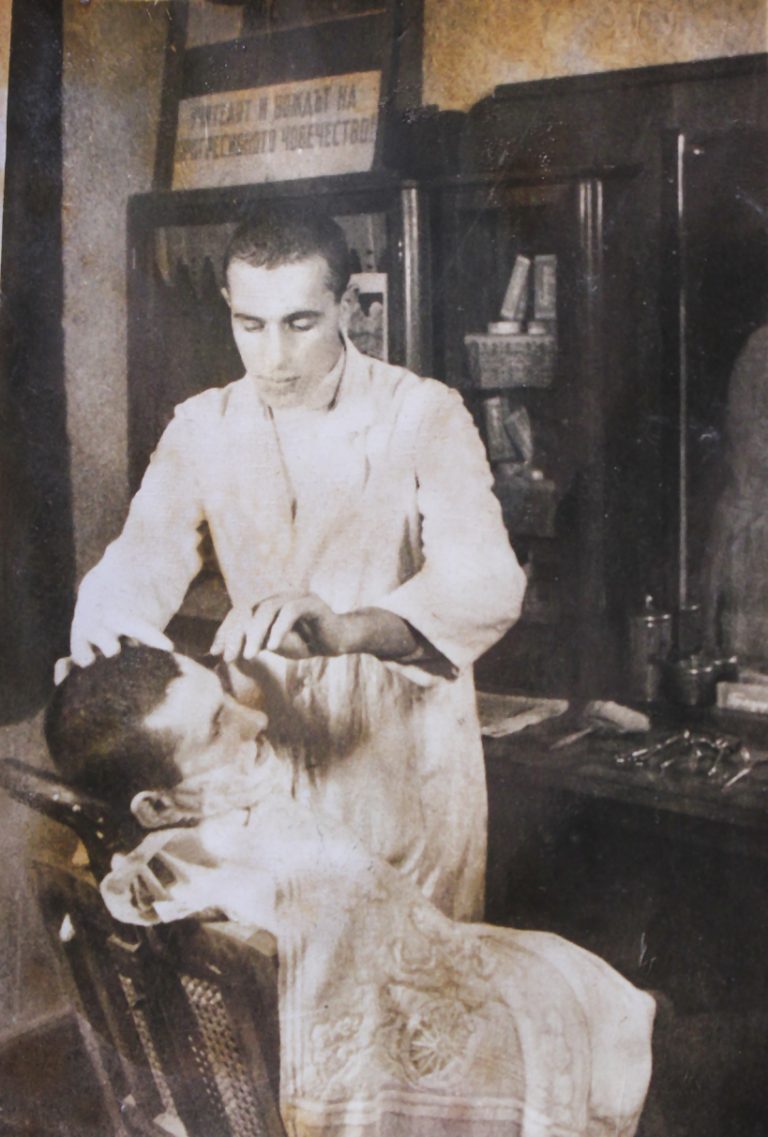 94-годишен върти бръснача в Горски Горен Тръмбеш